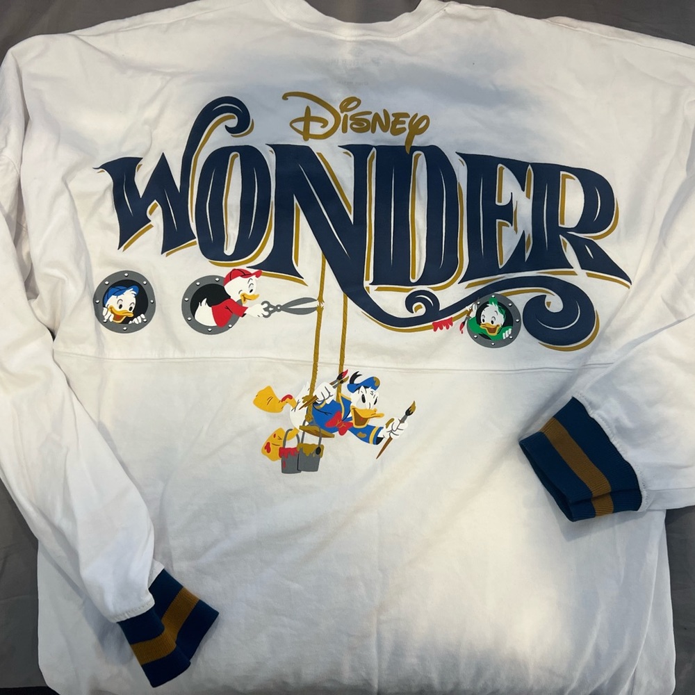 Disney Wonder Jersey size M